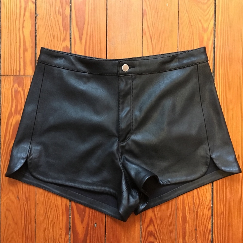 H&M faux Leather Black Shorts Sz 10